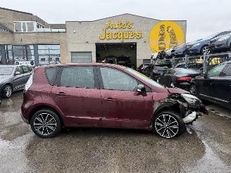 skadebil auto Renault Scenic 1.5 DCI 2015/3