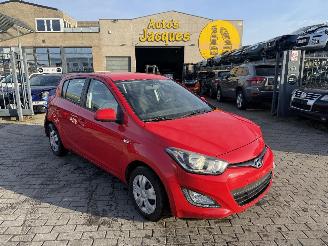 skadebil auto Hyundai I-20 1.2I 2013/11