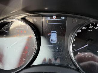 Nissan Qashqai 1.2I picture 17