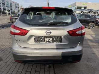 Nissan Qashqai 1.2I picture 9