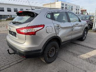 Nissan Qashqai 1.2I picture 10