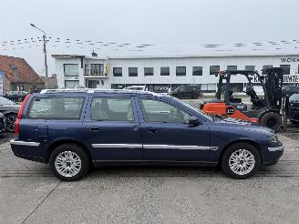 Volvo V-70 2.4D AUTOMAAT picture 5
