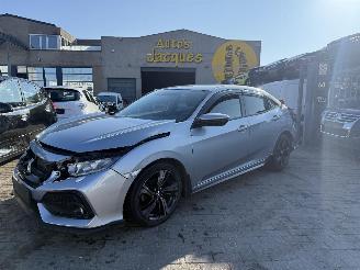 krockskadad bil auto Honda Civic 1.0 I-VTEC ELEGANCE 2019/1