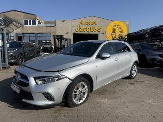 krockskadad bil auto Mercedes A-klasse AUTOMATIC 2019/3