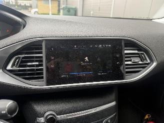 Peugeot 308 1.5 HDI picture 22