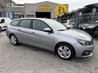 krockskadad bil auto Peugeot 308 1.2 ACTIVE 2019/10