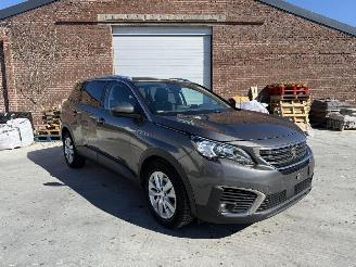 Damaged car Peugeot 5008 1.2I PROBLEM ENGINE 2019/3