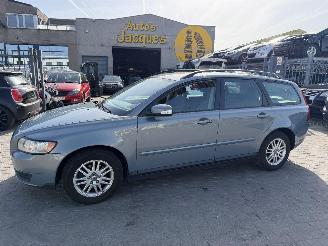 krockskadad bil auto Volvo V-50 1.6D 2007/9