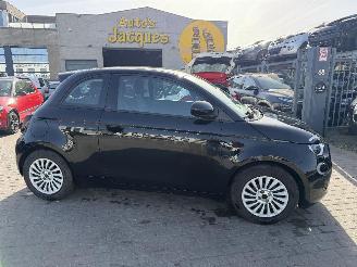 Unfallwagen Fiat 500E  2022/10