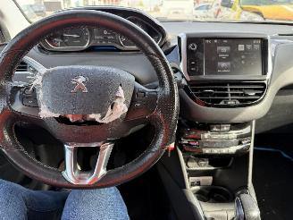 Peugeot 208 ALLURE picture 6
