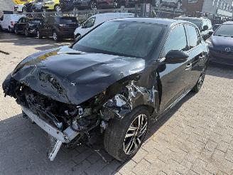 Peugeot 208 1.2I picture 4