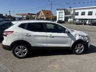Nissan Qashqai 1.2 DIG-T TEKNA picture 4