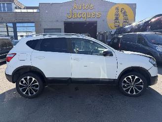 krockskadad bil auto Nissan Qashqai 1.5 DCI 2013/1