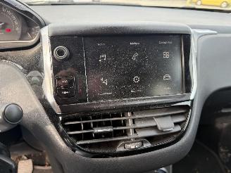 Peugeot 208 1.2 ALLURE picture 24