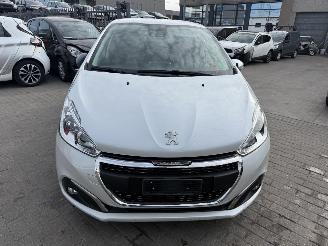 Peugeot 208 1.2 ALLURE picture 2