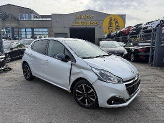 Peugeot 208 1.2 ALLURE picture 2