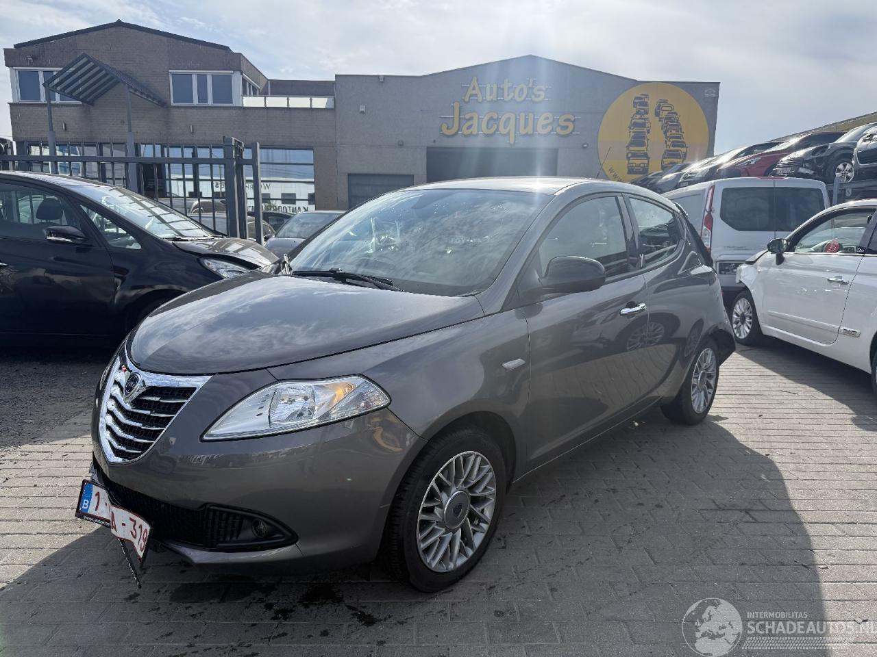 Lancia Ypsilon 1.2I  SILVER