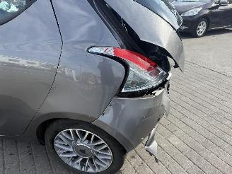 Lancia Ypsilon 1.2I  SILVER picture 9