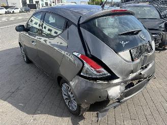 Lancia Ypsilon 1.2I  SILVER picture 3
