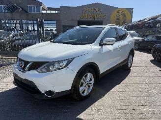 skadebil auto Nissan Qashqai 1.2 DIG-T TEKNA 2015/4