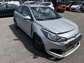 Hyundai I-20 1.2I PLAY picture 3