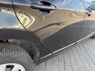 Peugeot 2008 1.2 PURETEC picture 12