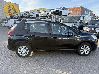 Peugeot 2008 1.2 PURETEC picture 2