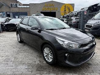 skadebil auto Kia Rio 1.2I EASY 2019/1