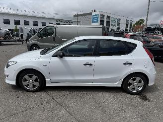 Hyundai I-30  picture 6