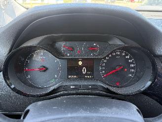 Opel Crossland 1.2 picture 19