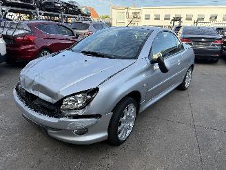 škoda osobní automobily Peugeot 206 1.6 CABRIOLET 2003/7