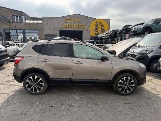 krockskadad bil auto Nissan Qashqai 1.6 DCI TITANIC 2013/3