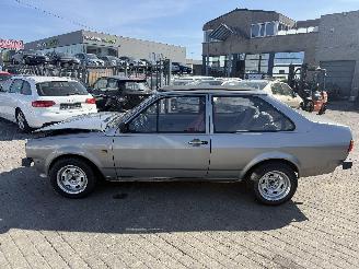 Vaurioauto  passenger cars Volkswagen Polo 1.3 OLDTIMER 1988/1
