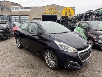 Peugeot 208 1.2 SIGNATURE 2018/10