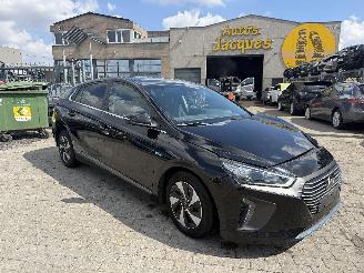 krockskadad bil auto Hyundai Ioniq HEV1.6 GDI EXECUTIVE 2016/11