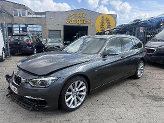 Vaurioauto  passenger cars BMW 3-serie LUXERY TOURING 2017/9
