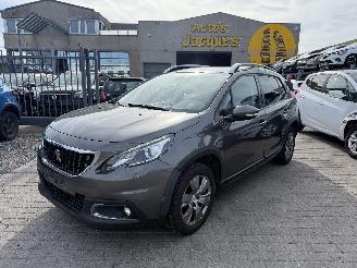 damaged passenger cars Peugeot 2008 PROBLEM ENGINE 2019/10