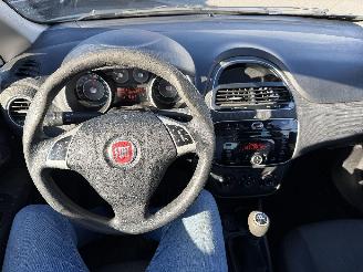 Fiat Punto 1.2I picture 5