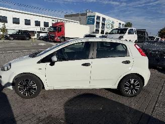 Fiat Punto 1.2I picture 6