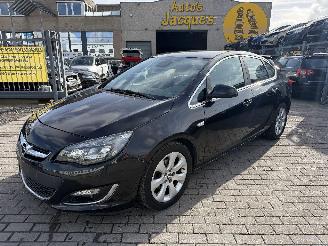 skadebil auto Opel Astra SEDAN 1.7 DTI 2013/4