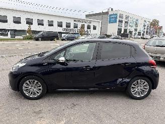 Peugeot 208 1.2 STYLE picture 6