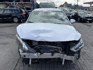 Hyundai Ioniq PLUG-IN HYDBRID picture 3
