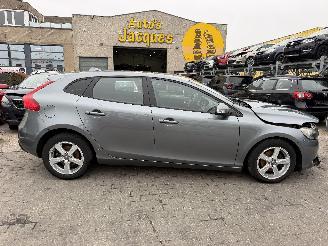 Damaged car Volvo V-40 2.0D 2016/4