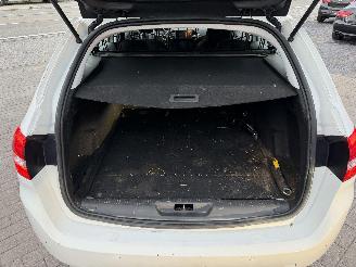 Peugeot 308 1.2I picture 11