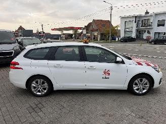Peugeot 308 1.2I picture 4