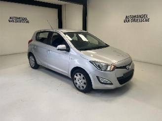 skadebil auto Hyundai I-20  2013/4