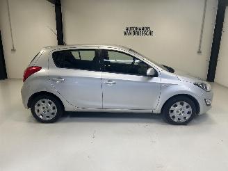 Hyundai I-20  picture 2