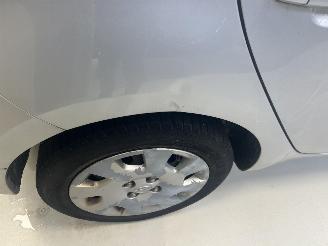Hyundai I-20  picture 3