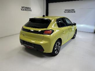 Peugeot 208 ALLURE picture 3