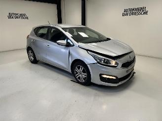 skadebil auto Kia Cee d 2016/7